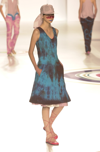 desfile-alexandreherchcovitch-saopauloverao2003rtw-103
