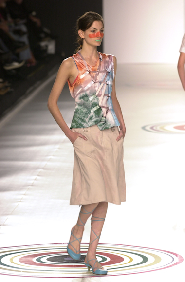desfile-alexandreherchcovitch-saopauloverao2003rtw-105