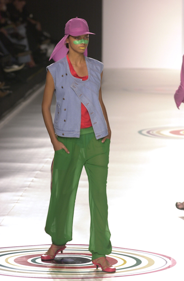 desfile-alexandreherchcovitch-saopauloverao2003rtw-109