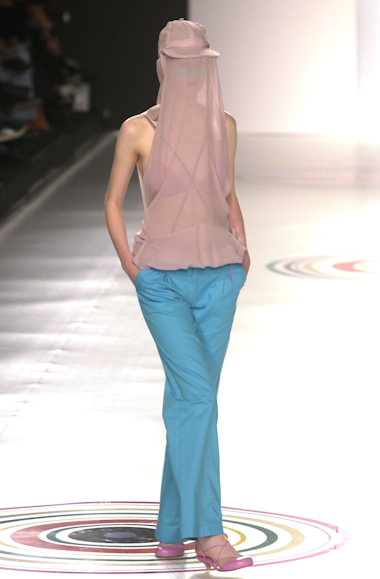 desfile-alexandreherchcovitch-saopauloverao2003rtw-110