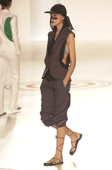 desfile-alexandreherchcovitch-saopauloverao2003rtw-114
