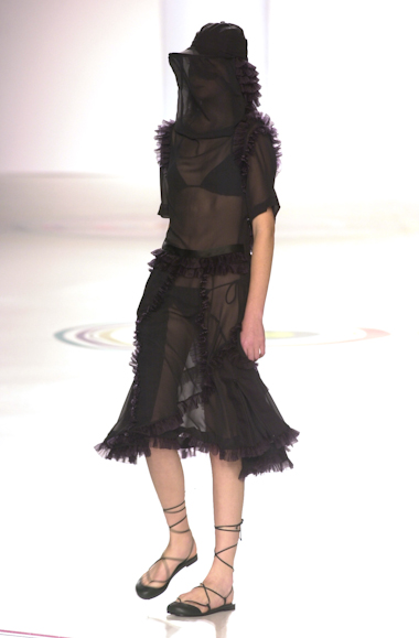 desfile-alexandreherchcovitch-saopauloverao2003rtw-115