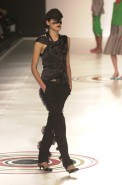 desfile-alexandreherchcovitch-saopauloverao2003rtw-116
