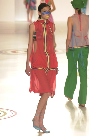 desfile-alexandreherchcovitch-saopauloverao2003rtw-122