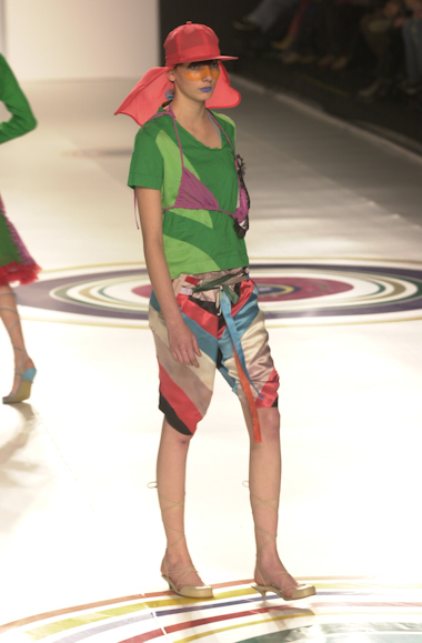 desfile-alexandreherchcovitch-saopauloverao2003rtw-128