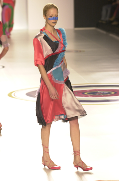 desfile-alexandreherchcovitch-saopauloverao2003rtw-132
