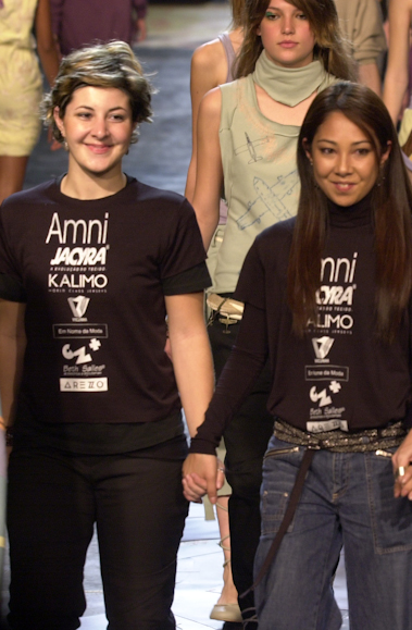 desfile-carlotajoakina-saopauloverao2003rtw-129