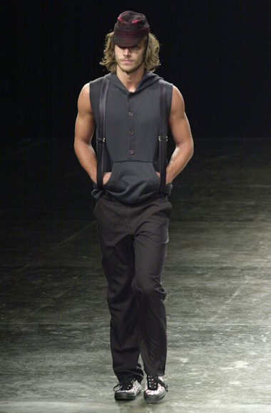 desfile-alexandreherchcovitchmen-saopauloverao2003rtw-101