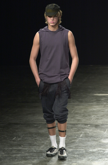 desfile-alexandreherchcovitchmen-saopauloverao2003rtw-105