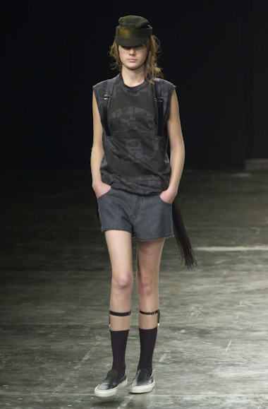 desfile-alexandreherchcovitchmen-saopauloverao2003rtw-107