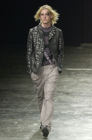desfile-alexandreherchcovitchmen-saopauloverao2003rtw-110