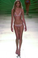 desfile-aguadecoco-saopauloverao2003rtw-10