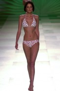 desfile-aguadecoco-saopauloverao2003rtw-13