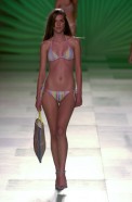 desfile-aguadecoco-saopauloverao2003rtw-18