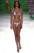 desfile-aguadecoco-saopauloverao2003rtw-27