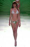 desfile-aguadecoco-saopauloverao2003rtw-37