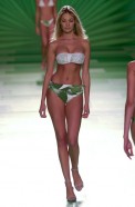 desfile-aguadecoco-saopauloverao2003rtw-38
