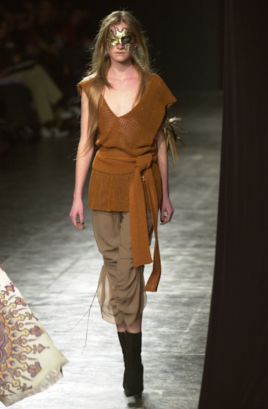 desfile-andrelima-saopauloverao2003rtw-104