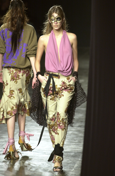 desfile-andrelima-saopauloverao2003rtw-109