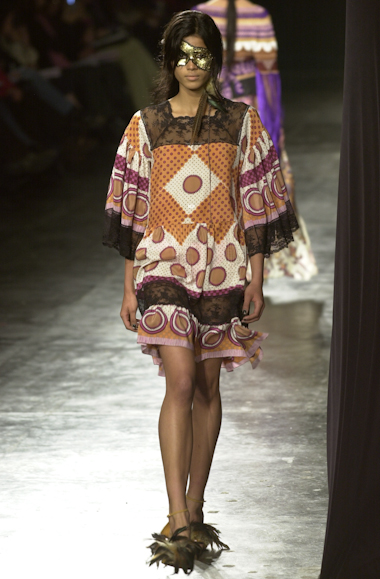 desfile-andrelima-saopauloverao2003rtw-115
