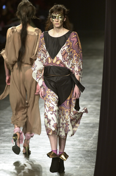 desfile-andrelima-saopauloverao2003rtw-119