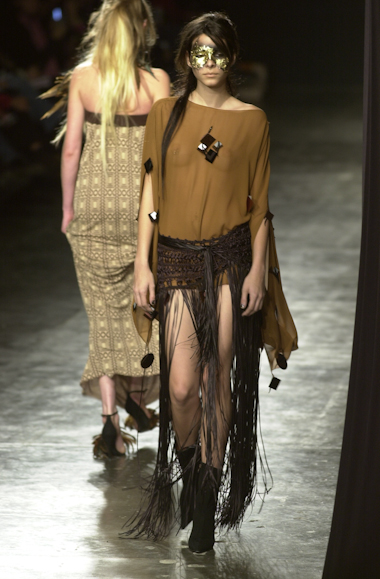 desfile-andrelima-saopauloverao2003rtw-121