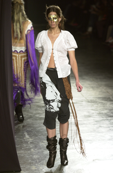 desfile-andrelima-saopauloverao2003rtw-129