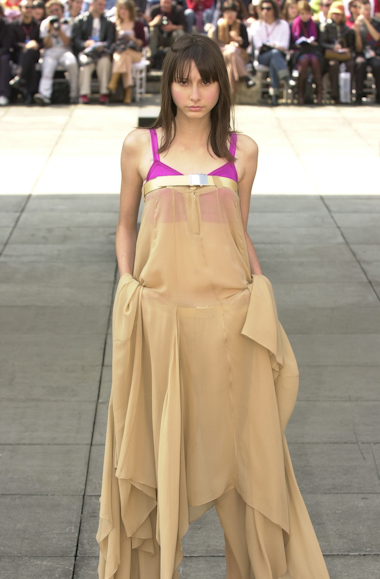 desfile-fausehaten-spfwverao2003-102