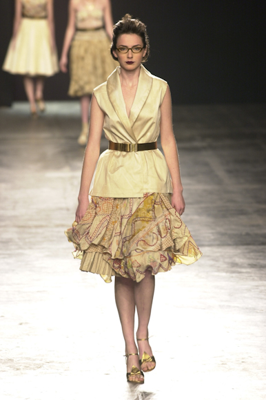 desfile-renatoloureiro-verao2003spfw-032