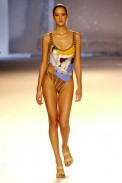 desfile-rosacha-verao2003spfw-012