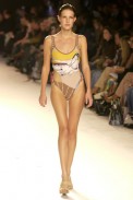desfile-rosacha-verao2003spfw-013
