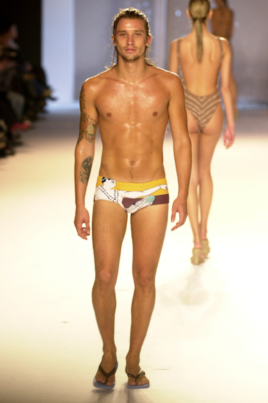 desfile-rosacha-verao2003spfw-015