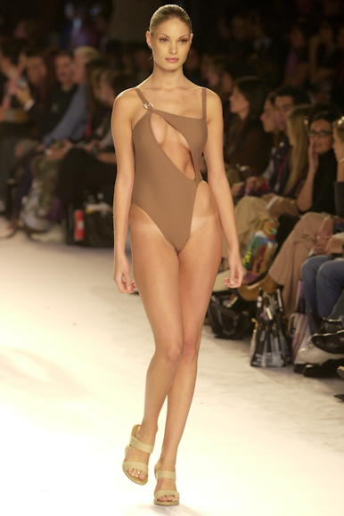 desfile-rosacha-verao2003spfw-016