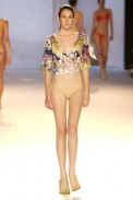 desfile-rosacha-verao2003spfw-028