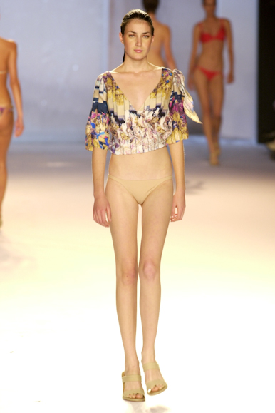 desfile-rosacha-verao2003spfw-028