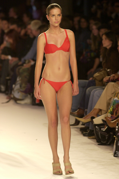 desfile-rosacha-verao2003spfw-030