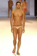 desfile-rosacha-verao2003spfw-031