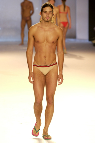 desfile-rosacha-verao2003spfw-031