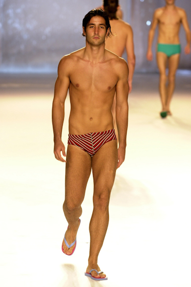 desfile-rosacha-verao2003spfw-034