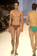 desfile-rosacha-verao2003spfw-035
