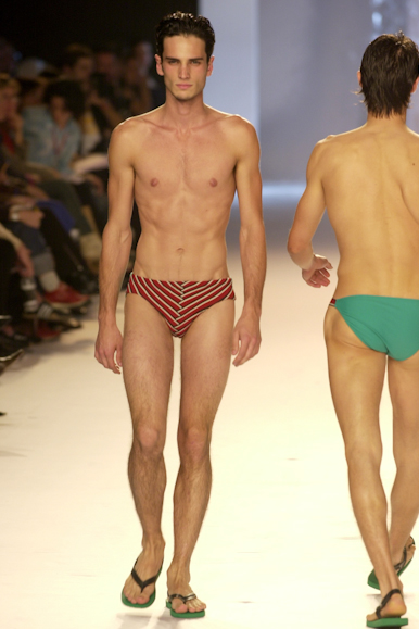desfile-rosacha-verao2003spfw-035