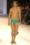 desfile-rosacha-verao2003spfw-036