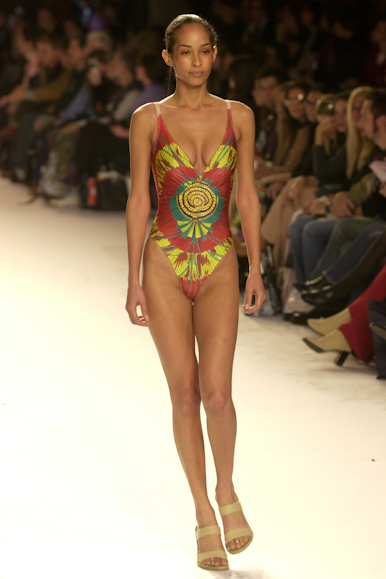 desfile-rosacha-verao2003spfw-042