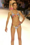 desfile-rosacha-verao2003spfw-059