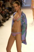 desfile-rosacha-verao2003spfw-072