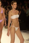 desfile-rosacha-verao2003spfw-089