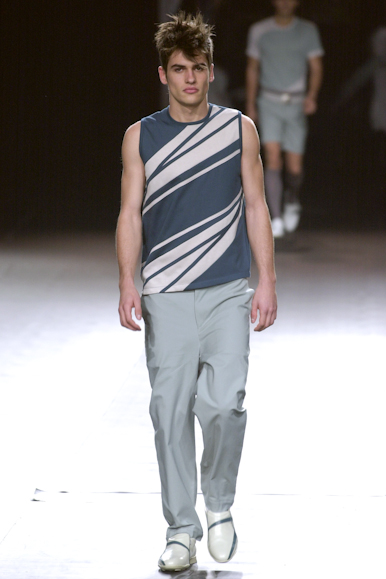 desfile-vrom-verao2003spfw-012