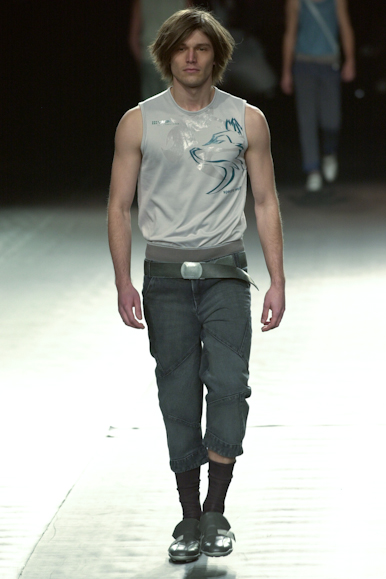 desfile-vrom-verao2003spfw-017