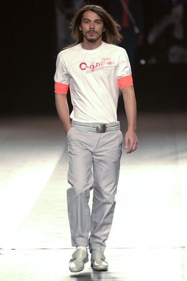 desfile-vrom-verao2003spfw-028