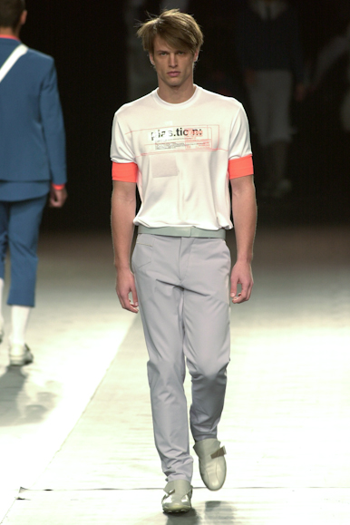 desfile-vrom-verao2003spfw-032